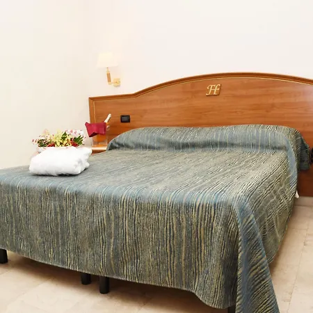 Fashion Hotel Valmontone Esterno foto