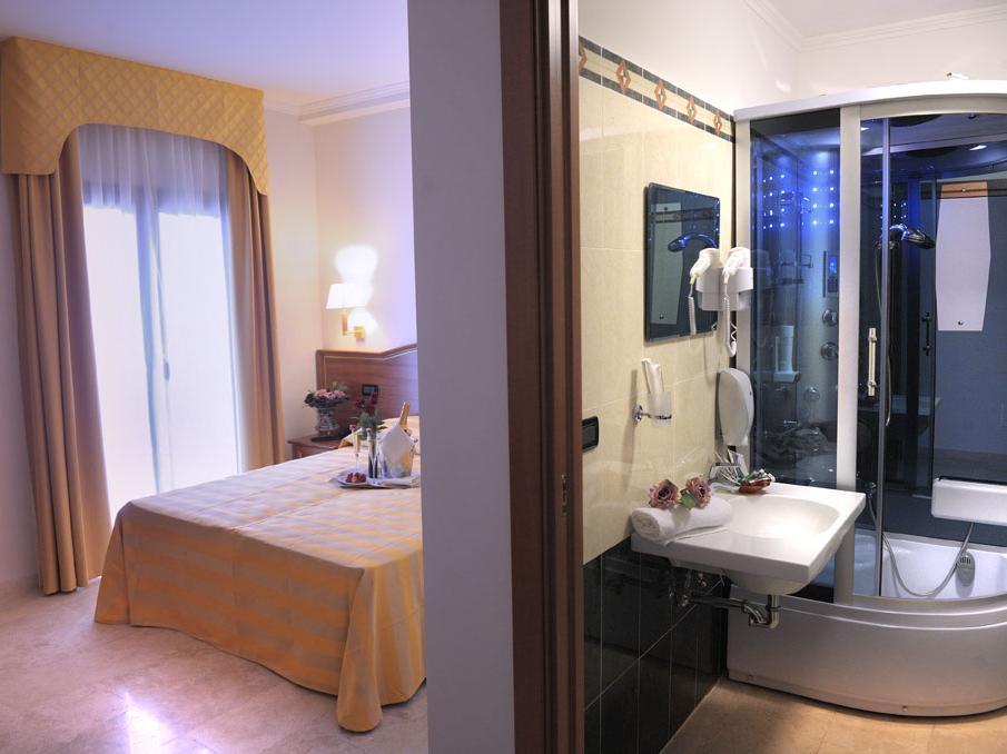 Fashion Hotel
