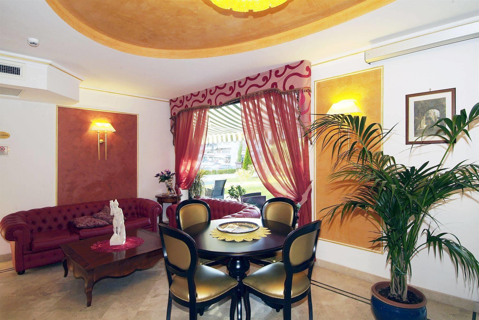 Fashion Hotel 4*